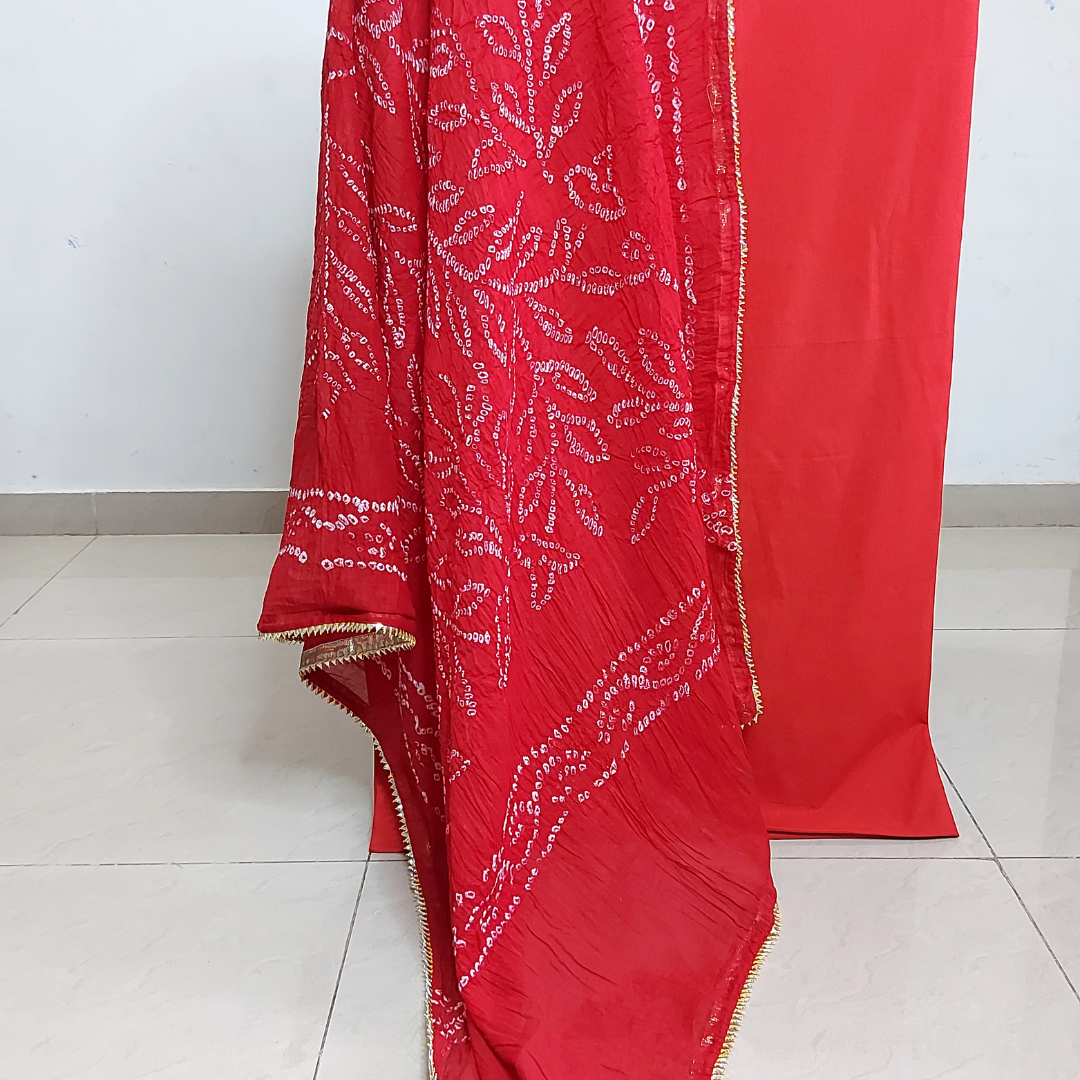 bandhani dupatta with red kurta fabric 